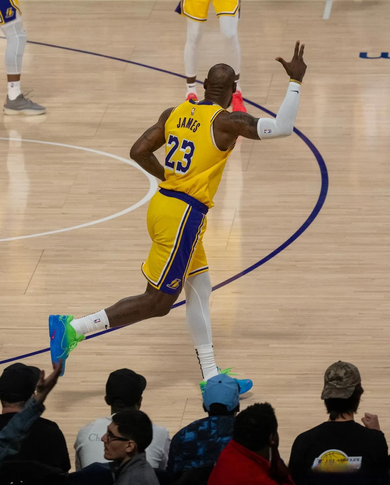 Kaiyun-包含詹姆斯连续五场比赛得分超过重返赛场，TES不断突破！引发球迷热议的词条